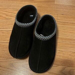 Kids Ugg Slippers size 3